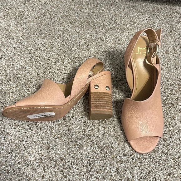 Marc Fisher Ltd Waleis Sandal, Like New, size 7 - Picture 2 of 5